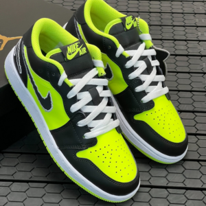 Giay Nike Air Jordan 1 Low SE 'Black Cat Volt' DX6666-701