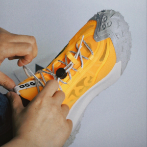 Giay Nike ACG Mountain Fly 2 Low 'Laser Orange' DV7903-800