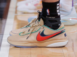 Giay Nike LeBron 20 'Four Horsemen Sesame' DV9089-200