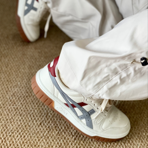 Giay Asics Court Mz Arthurs 'White Gray Red' 1203A127-107