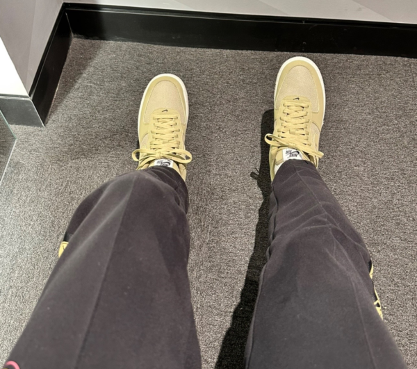 Giay Nike Air Force 1 07 LV8 'Neutral Olive' FJ1954-200