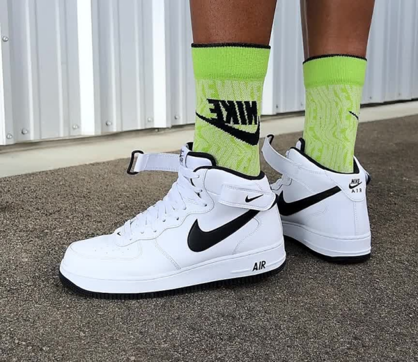 Giay Nike Air Force 1 Mid 'White Black' DV0806-101