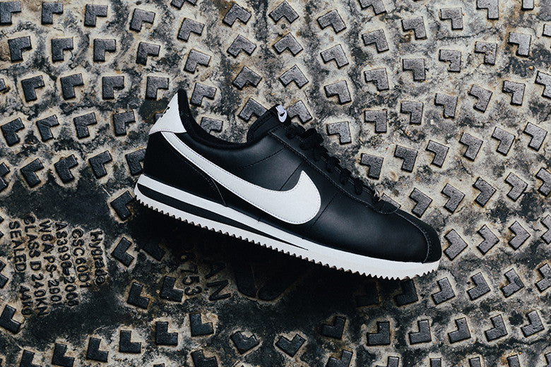Điều gì khiến người ta có thể tiếp tục mua mẫu giày Nike Cortez sau 50 năm ra mắt? Hinh anh 7: Dieu gi khien nguoi ta co the tiep tuc mua mau giay Nike Cortez sau 50 nam ra mat?