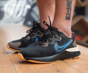 Giay Nike Renew Run 2 'Black Photo Blue' CU3504-002