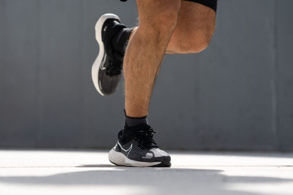 Giay Nike ZoomX Invincible Run Flyknit 'Black White' DC9993-001