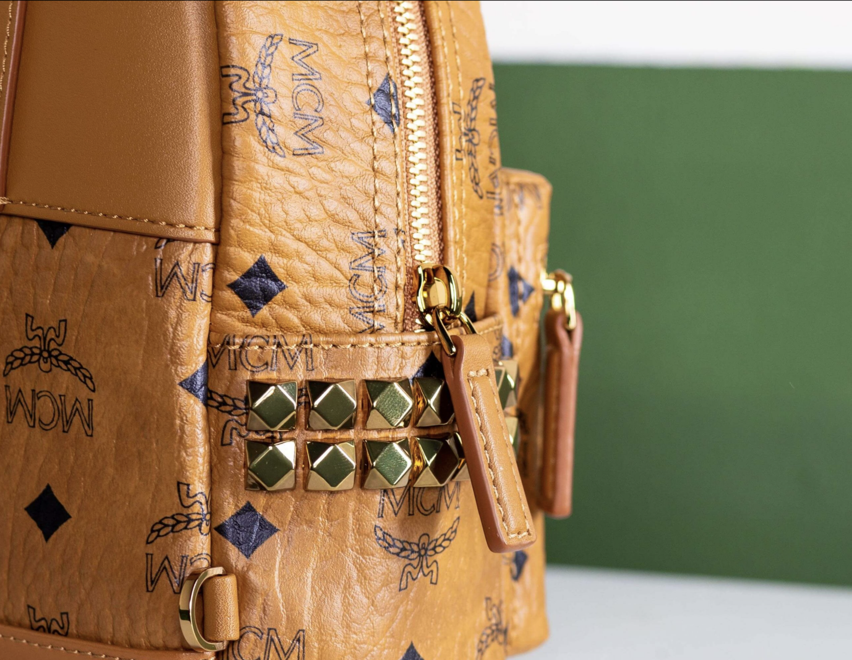 legit-check-6-buoc-quan-trong-de-xac-dinh-balo-mcm-chinh-hang