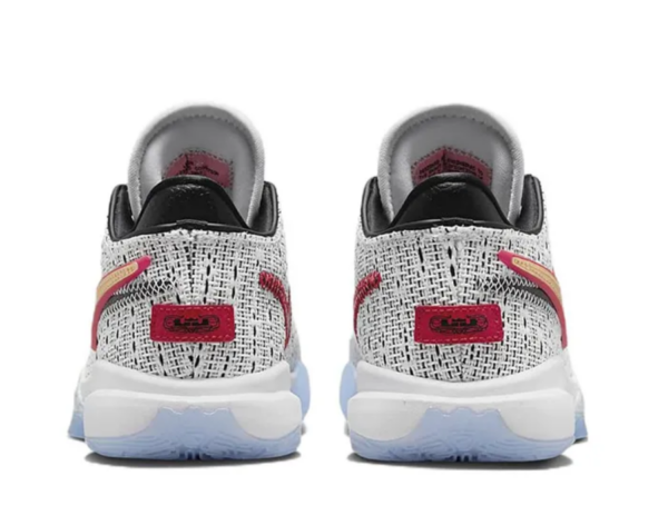 Giay Nike LeBron 20 GS 'The Debut' DQ8651-100