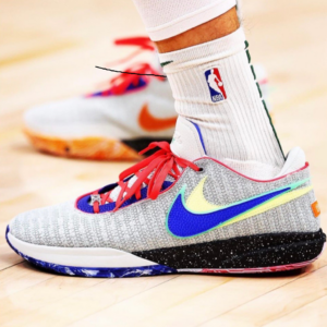 Giay Nike LeBron 20 EP 'Nike Lifer' DJ5422-002