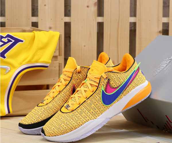 Giay Nike LeBron 20 'Laser Orange' DJ5422-801