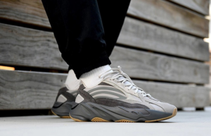 Giay Adidas Yeezy Boost 700 V2 'Tephra' FU7914
