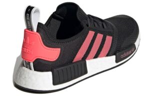 Giay Adidas NMD R1 'Black Signal Pink White' FV9153