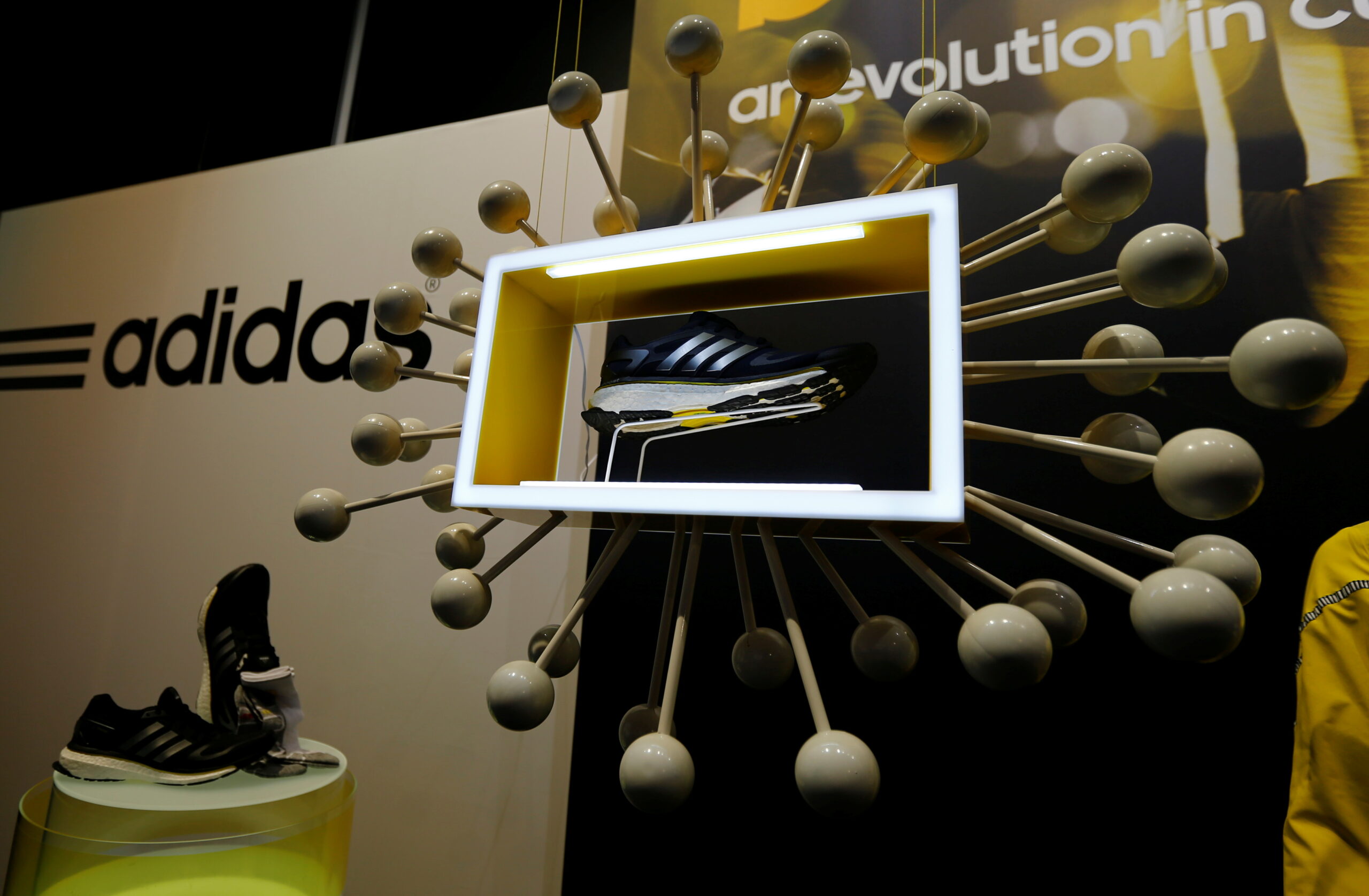 Điểm qua những công nghệ nổi bật xuất hiện trên giày Adidas Hinh anh 8: Diem qua nhung cong nghe noi bat xuat hien tren giay Adidas