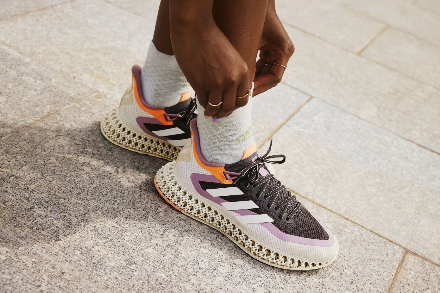 Những dòng giày chạy bộ Adidas được đánh giá cao nhất Hinh anh 7: Nhung dong giay chay bo Adidas duoc danh gia cao nhat