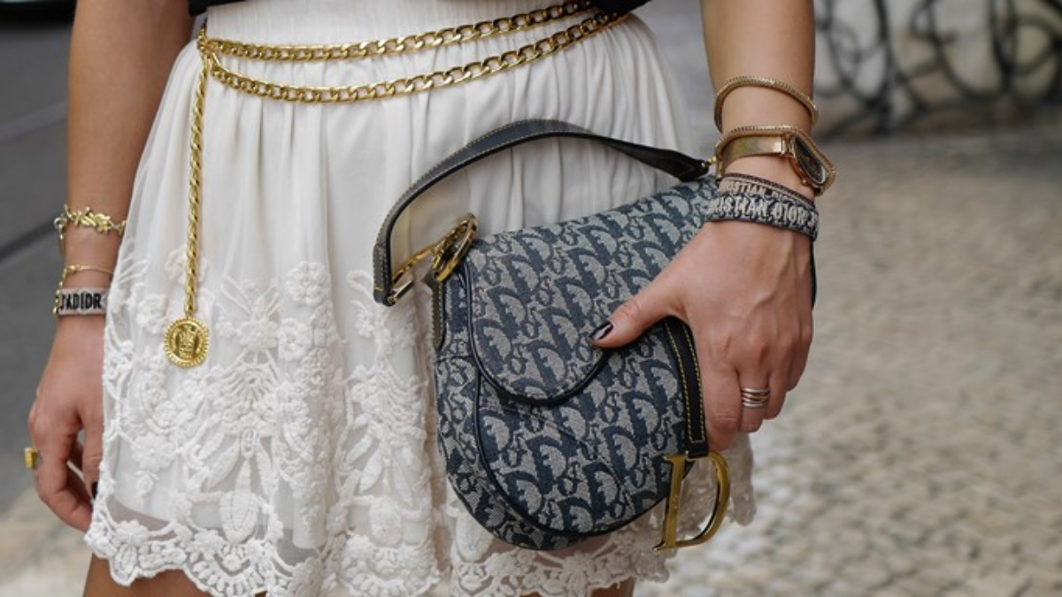 Hinh anh 1: Kham pha lich su cua nhung chiec tui Dior mang tinh bieu tuong