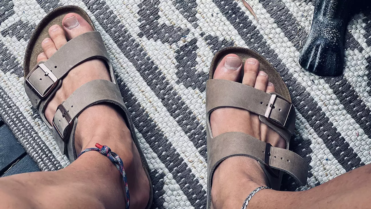 Hinh anh 8: Nhung doi sandal da tot nhat danh cho nam he 2023 nay