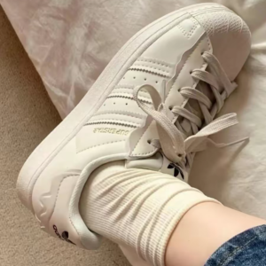 Giay Adidas Originals Superstar Sneakers 'Creamy' GW4441