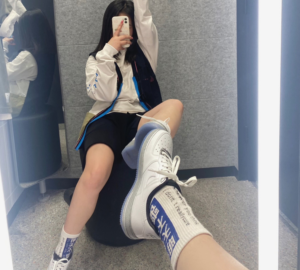 Giay Nike Air Force 1 '07 SE 'White Metallic Silver' DX6764-100