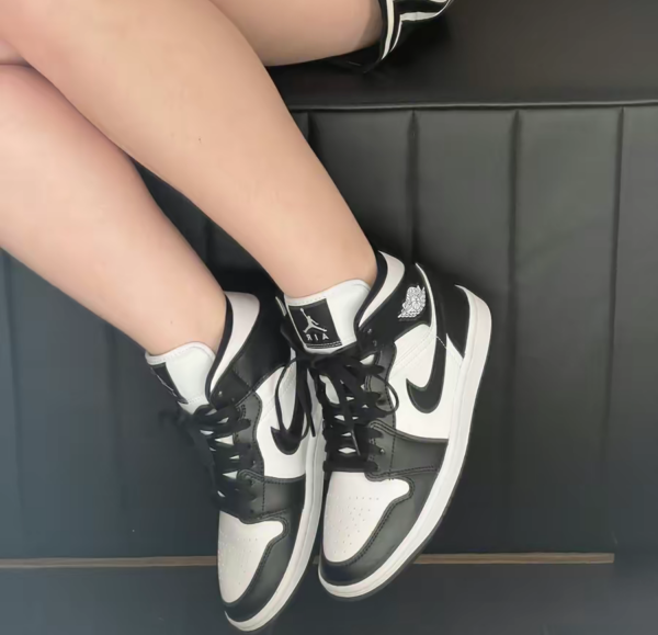 Giay Nike Air Jordan 1 Mid 'Panda' DV0991-101