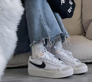 Giay Nike Blazer Low Platform 'White Black' DJ0292-101