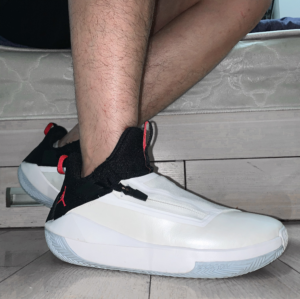 Giay Nike Air Jordan Jumpman Hustle 'White Black' AQ0394-100