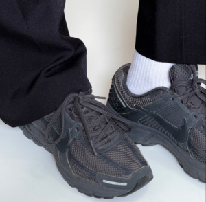 Giay Nike Vomero 5 'Triple Black' BV1358-003