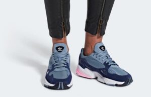 Giay Adidas Originals Falcon 'Raw Grey Pink' D96699