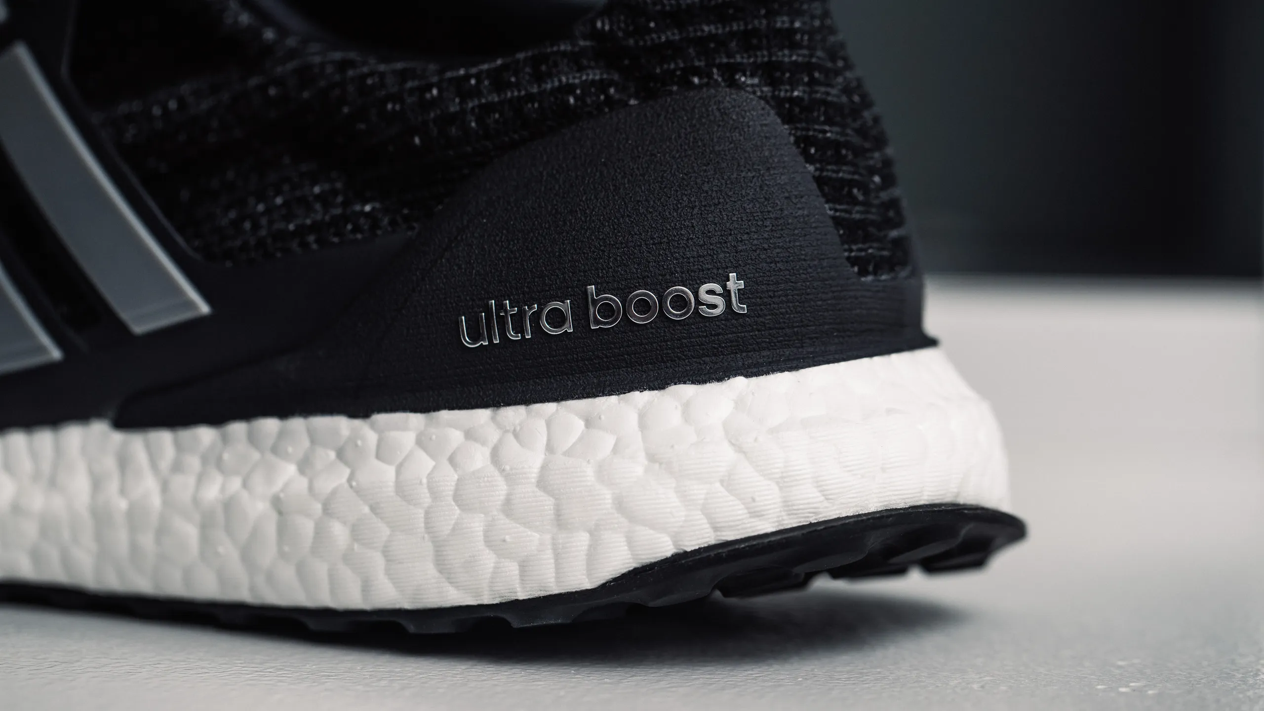 Điểm qua những công nghệ nổi bật xuất hiện trên giày Adidas Hinh anh 2: Diem qua nhung cong nghe noi bat xuat hien tren giay Adidas