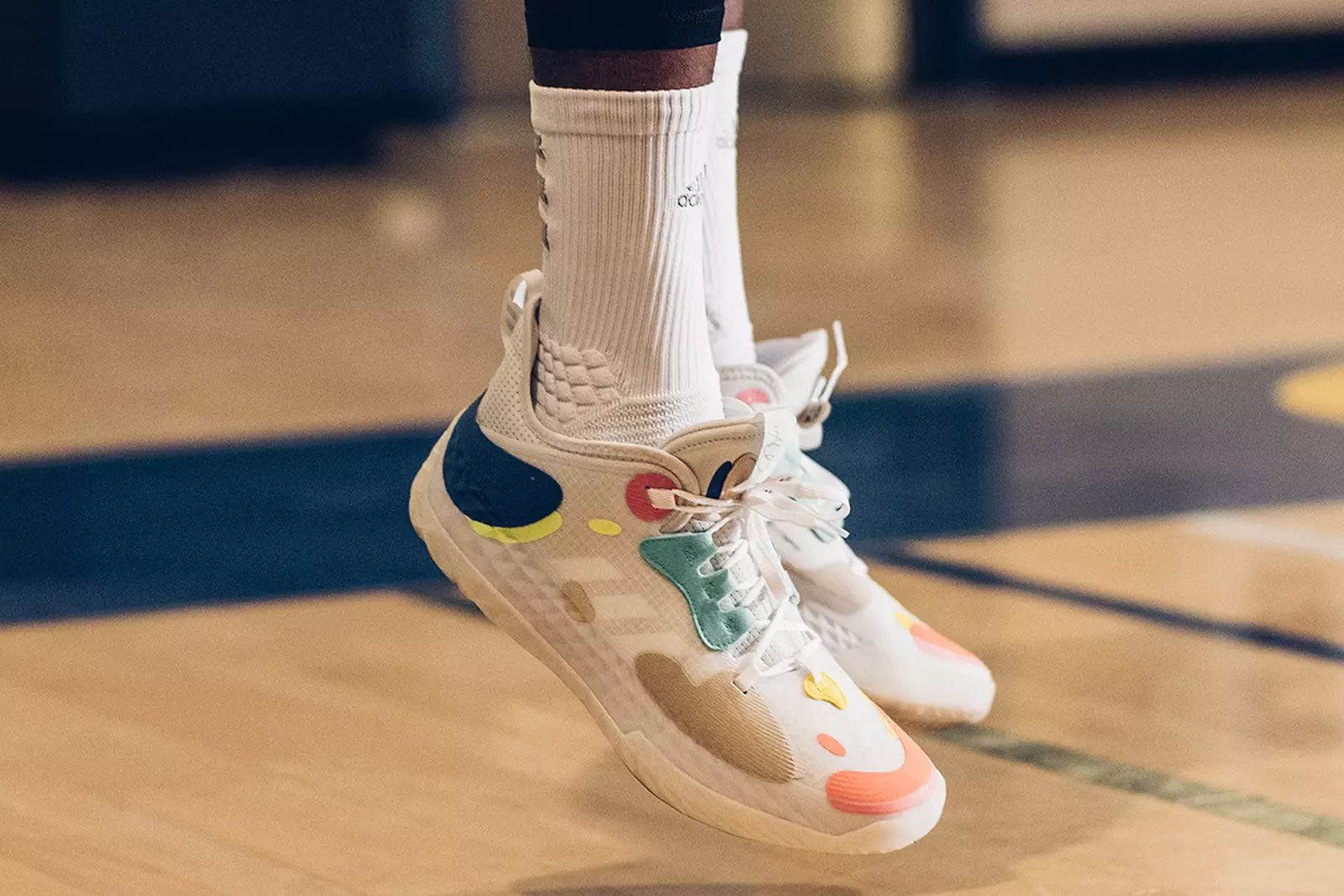 Hinh anh 3: Adidas Harden: Su hoa quyen giua phong cach va hieu suat vuot troi