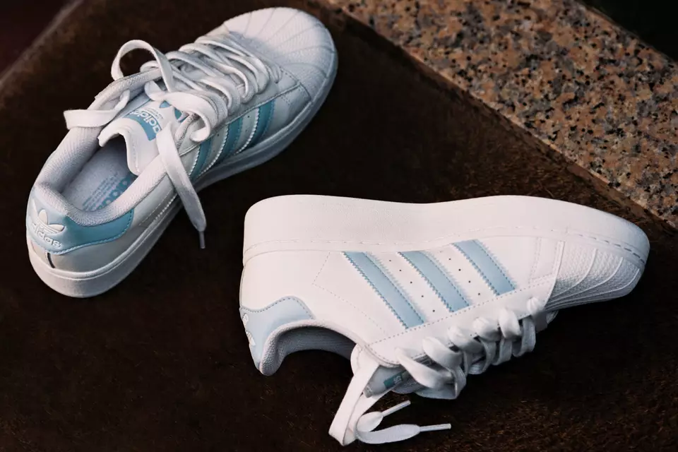 Cùng ngắm nhìn ADIDAS SUPERSTAR XLG: Một cải tiến mới Hinh anh 4: Cung ngam nhin ADIDAS SUPERSTAR XLG: Mot cai tien moi