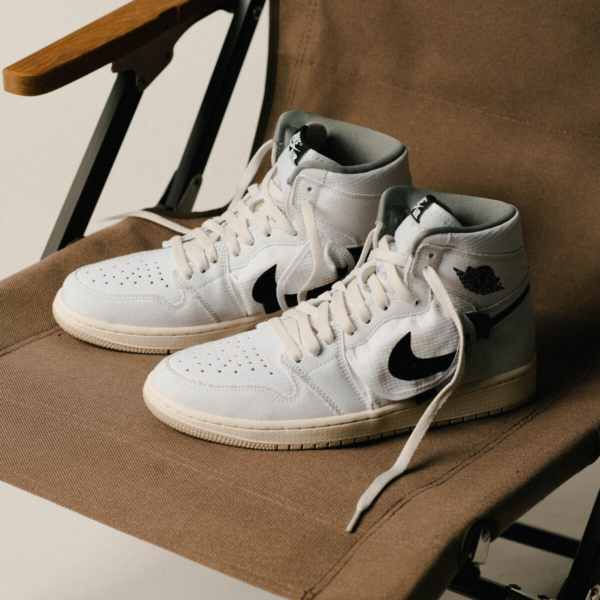 Giay Nike Air Jordan 1 Retro High Utility 'White Black' DO8727-100