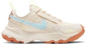 Giay Nike TC 7900 'Pale Ivory Jade Ice' FQ6875-131