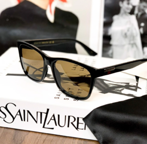 Kinh Gucci Yellow Square Sunglasses 'Black' GG0746SA-002-57