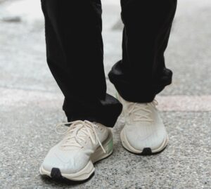 Giay Nike ZoomX Invincible Run 3 'Light Cream' DR2615-200