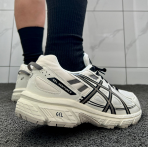 Giay Asics Gel-Venture 6 'Creamwhite Black' 1011B550-102