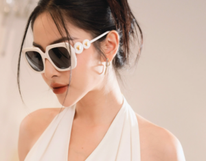 Kinh Versace Square Sunglasses 'White' VE4434-314