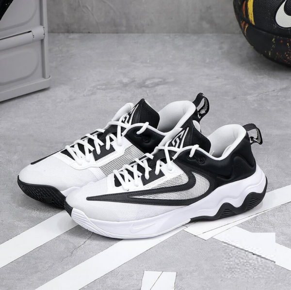 Giay Nike Giannis Immortality 3 EP ‘Black White’ DZ7534-100