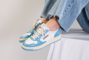 Giay Autry Medalist Low 'Light Blue White' AULW-WB08
