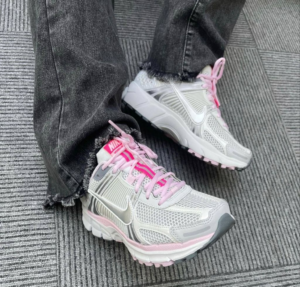 Giay Nike Zoom Vomero 5 'White Pink' FN3695-001
