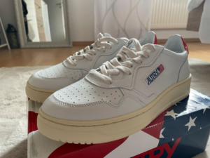 Giay Autry Medalist Low 'White Orange' AULM-LL24