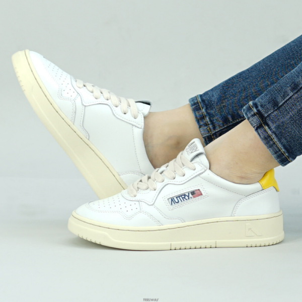 Giay Autry Medalist Low 'White Yellow' AULW-LL30