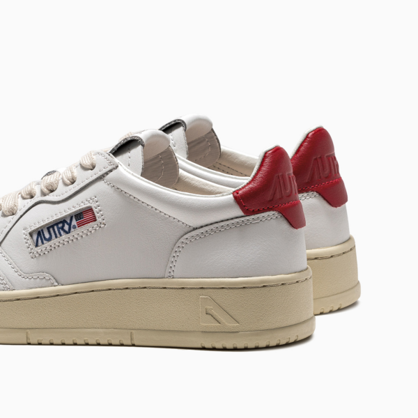 Giay Autry Medalist Low Leather 'White Red' AULM-LL21
