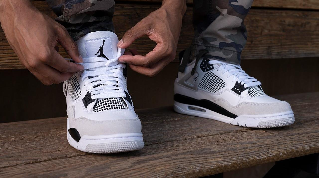 Hinh anh 2: Air Jordan 4 - Thiet ke di san cua Tinker Hatfield