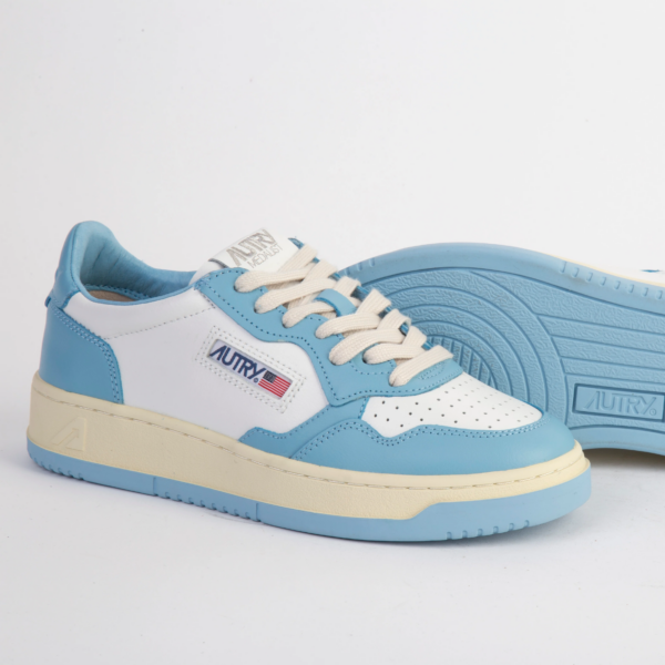 Giay Autry Medalist Low 'Light Blue White' AULM-WB08