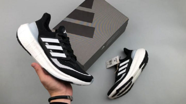 Giay Adidas Ultraboost Light 'Core Black' HQ6340