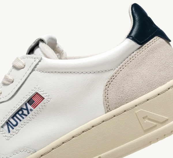 Giay Autry Medalist Low Suede 'White Blue' AULM-LS28