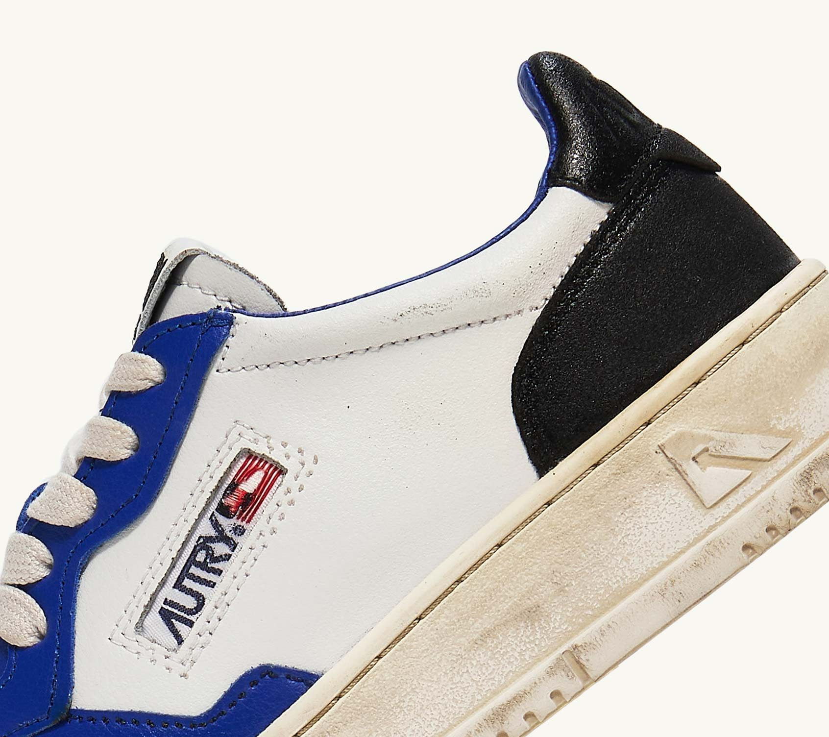 Giay Autry Super Vintage Medalist Low 'White Azure' AVLM-SV10