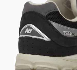 Giay New Balance 2002R Vintage 'Black' M2002RNC