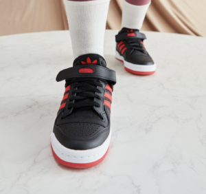 Giay Adidas Forum Low 'Black Vivid Red' GW1613