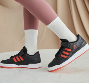 Giay Adidas Forum Low 'Black Vivid Red' GW1613