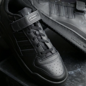 Giay Adidas Forum Low 'Triple Black' GV9766